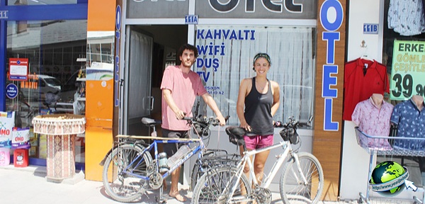 Bisikletle Dünya Turuna Çıkan Çift Karapınar'a Uğradı