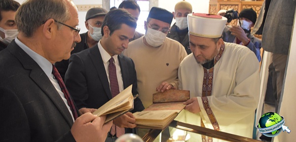 450 Yıllık El Yazması Kur'an-I Kerim Bulundu