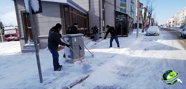 Karapınar Belediyesi Kar Temizleme Ekipleri İş Başında